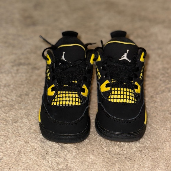 Jordan 4 retro  yellow & black size 7C - Picture 1 of 4